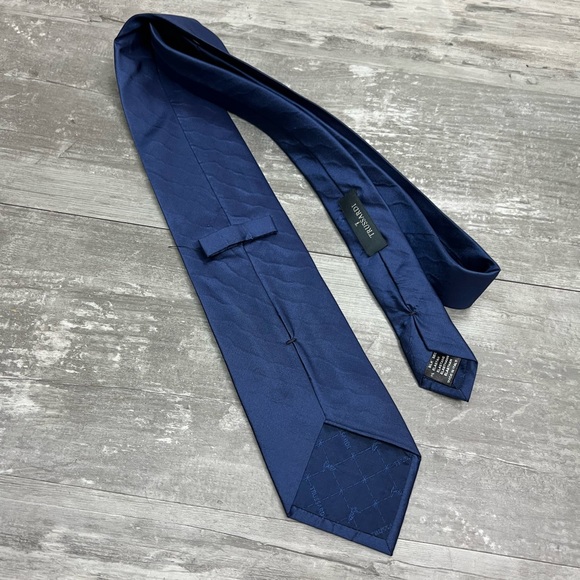 Trussardi Solid Navy Blue Silk Tie - Picture 2 of 6
